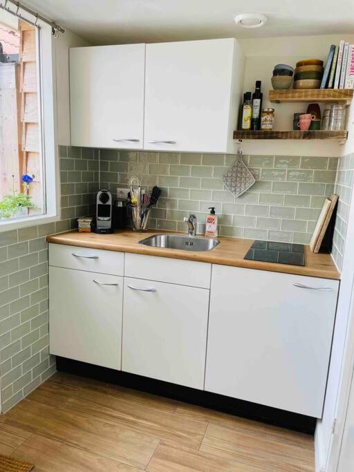 The Birdhouse, Tiny Home Close To The Beach Noordwijk Zewnętrze zdjęcie